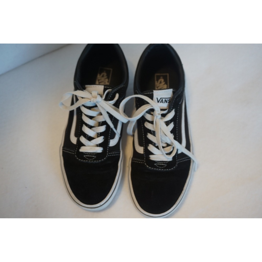 Vans Ward Black White Suede Canvas Low Top Skate Shoes Kids Youth 5.0 - Picture 2 of 7